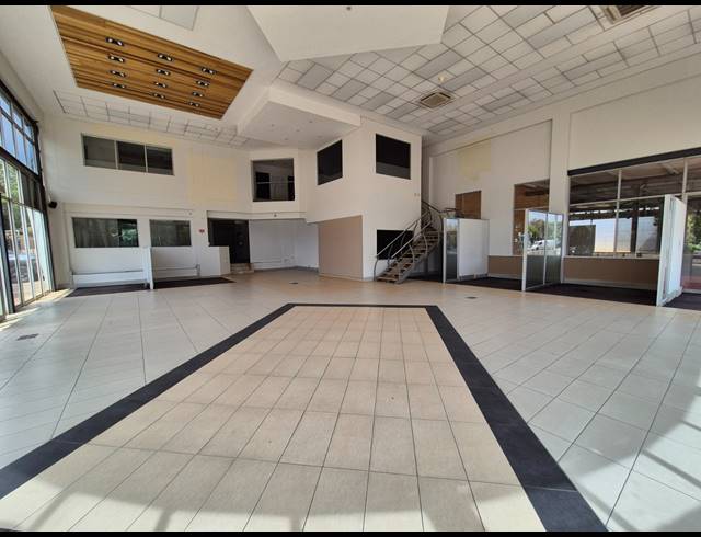 2,226M² SHOWROOM TO LET IN BRUMA